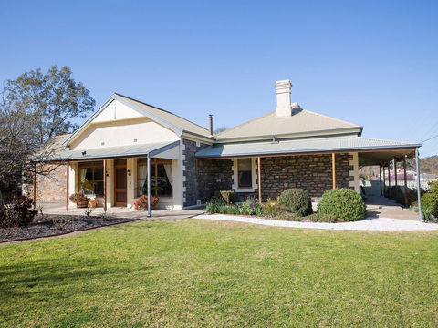 SINKINSON HOUSE - Mount Torrens - Tweed Heads Accommodation 0
