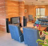 Gladstone Earth and Sea - Tweed Heads Accommodation
