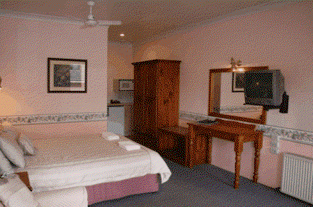 New England Motor Inn - Tweed Heads Accommodation 1