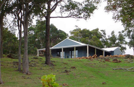 Vista Ridge Estate - Top Paddock Cottage - Tweed Heads Accommodation 0