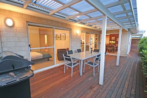 Halcyon Bay - Tweed Heads Accommodation 4