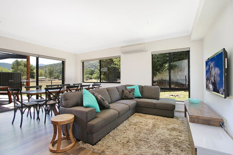 Alpine Knights - Tweed Heads Accommodation 1