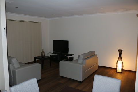 CozyStay At Kearsley - Tweed Heads Accommodation 2