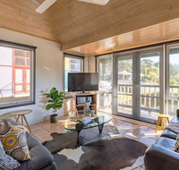 dlux  escape  Lorne - Tweed Heads Accommodation