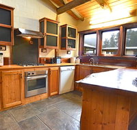 Feathertop Retreat - Tweed Heads Accommodation