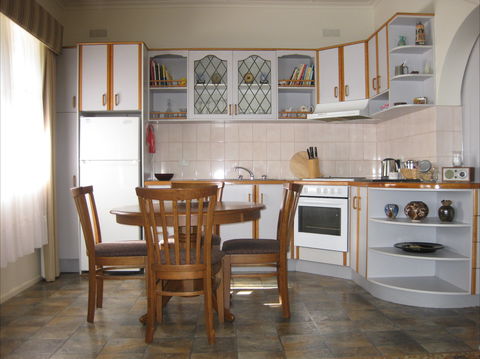 Peel Cottage - Tweed Heads Accommodation 2