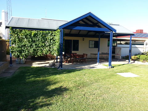 Phoenix Cottage - Tweed Heads Accommodation 2