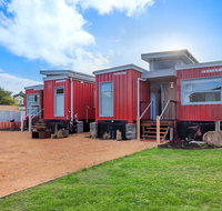 Retro River Rest Luxury Shipping Container House - Tweed Heads Accommodation