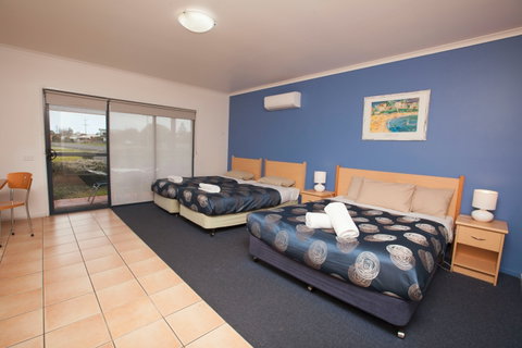 Seaview Motel And Apartments - Tweed Heads Accommodation 2