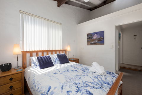 Absolute Oceanfront Cottage - Tweed Heads Accommodation 1