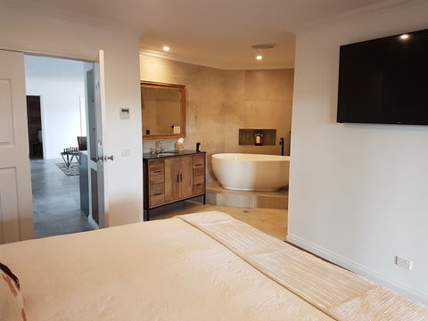 Animal Land Farm Stay - Tweed Heads Accommodation 1