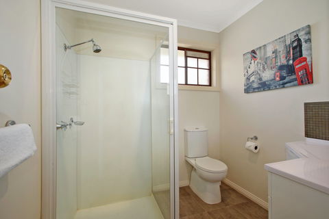 Oak Cottage - Tudor Village - Tweed Heads Accommodation 1