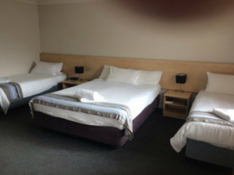 Red Cedar Motel: Muswellbrook - Tweed Heads Accommodation 0