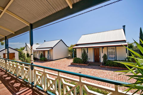 Torquay 1903 Period Cottages - Tweed Heads Accommodation 0