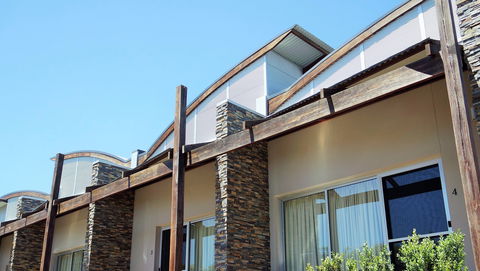 A MUSt @ Coonawarra - Tweed Heads Accommodation 0