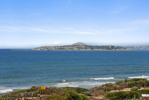 Chiton On The Rocks - Breathtaking Panoramic Coastal Views - Tweed Heads Accommodation 1