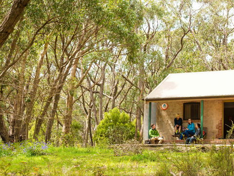 Mount Lofty Cottage YHA - Tweed Heads Accommodation 1