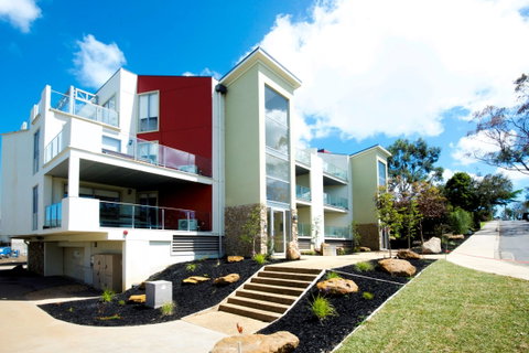 Phillip Island Towers - Tweed Heads Accommodation 1