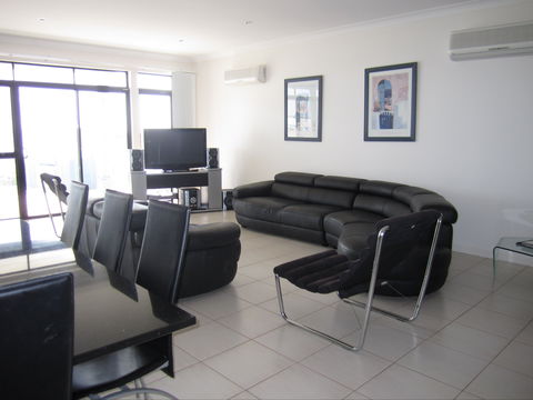 The Waterfront Dolphin - Tweed Heads Accommodation 0