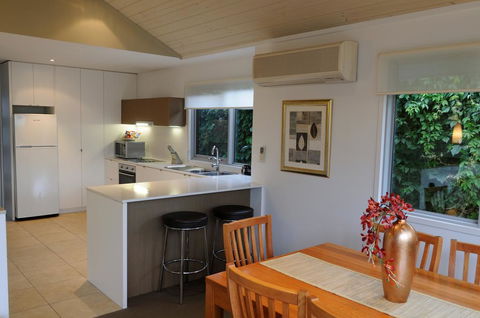 The Victoria Port Fairy - Tweed Heads Accommodation 5