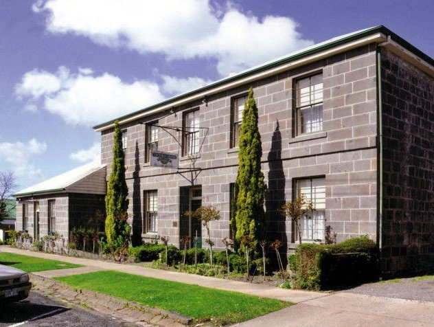 Laang VIC Tweed Heads Accommodation