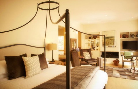 Lake House - Tweed Heads Accommodation 1