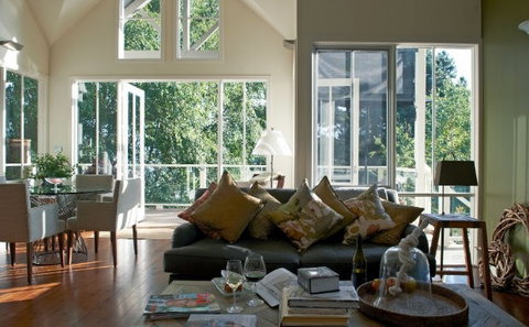 Lake House - Tweed Heads Accommodation 6