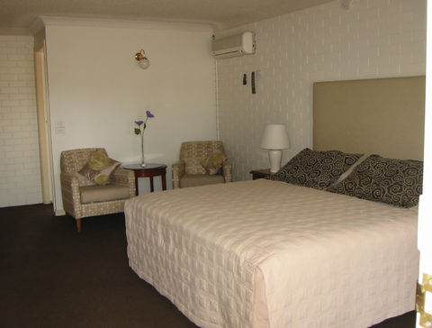 Country Comfort Tumut Valley Motel - Tweed Heads Accommodation 1