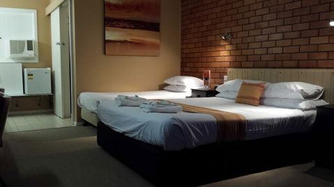 AA Hilldrop Motor Inn - Tweed Heads Accommodation 5