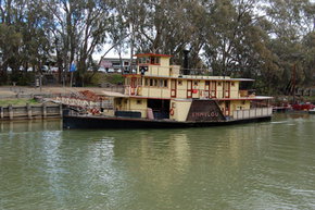 Emmylou Paddle Steamer - Tweed Heads Accommodation 0