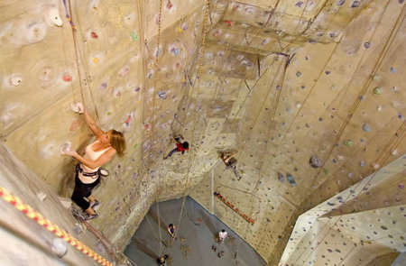 Cliffhanger Climbing Gym - Tweed Heads Accommodation 3