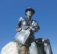Paddy Hannans Statue - Tweed Heads Accommodation