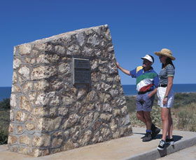 Potshot Monument - Tweed Heads Accommodation 0