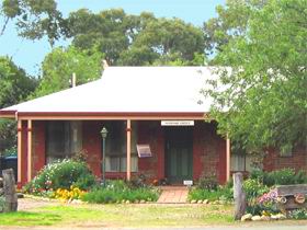 Stacey Studio Gallery & Almond Grove B&B - Tweed Heads Accommodation 0