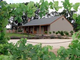 VineCrest Fine Barossa Wine - Tweed Heads Accommodation 0