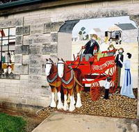 Millicent Murals - Tweed Heads Accommodation