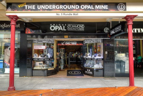 Unique Opal And Diamond Mine  - The Underground Opal Mine - Tweed Heads Accommodation 2