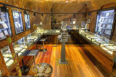 Unique Opal And Diamond Mine  - The Underground Opal Mine - Tweed Heads Accommodation 3