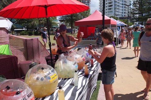 Coolangatta Beachfront Markets - Tweed Heads Accommodation 4