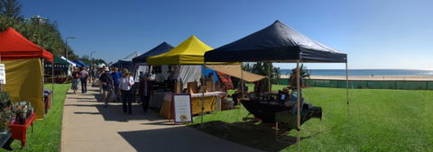Coolangatta Beachfront Markets - Tweed Heads Accommodation 7