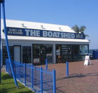 Innes Boatshed - Tweed Heads Accommodation