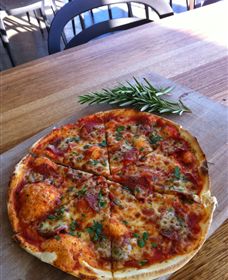 Boat O'Craigo Wines - Tweed Heads Accommodation 3