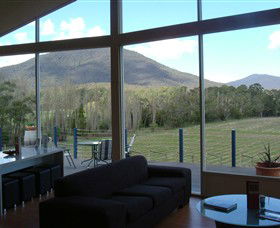 Boat O'Craigo Wines - Tweed Heads Accommodation 2