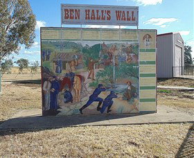 Ben Halls Wall - Tweed Heads Accommodation 0
