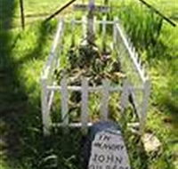 Johnny Gilberts Grave - Tweed Heads Accommodation