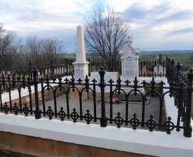 Hamilton Humes Grave - Tweed Heads Accommodation 0