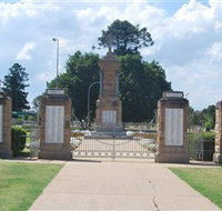 Warwick War Memorial and Gates - Tweed Heads Accommodation