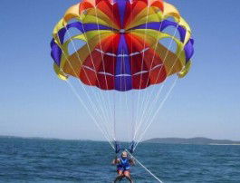 Port Stephens Parasailing - Tweed Heads Accommodation 2