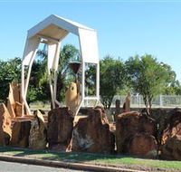 Jericho Crystal Trumpeters - Tweed Heads Accommodation