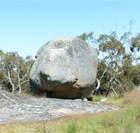 Tolmer Rocks - Tweed Heads Accommodation